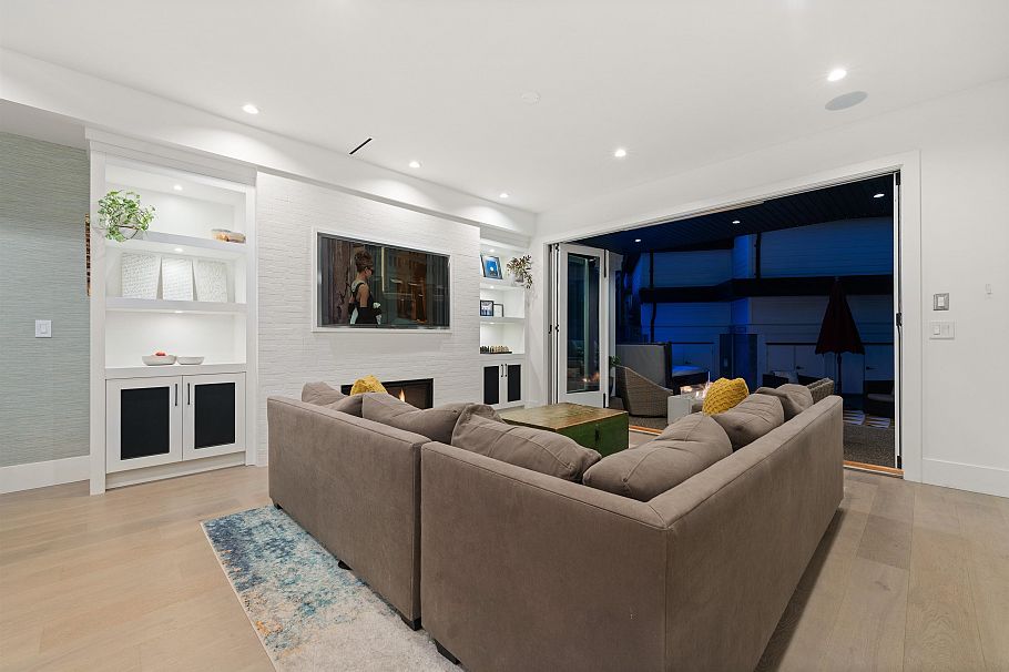 336 E Keith Road North Vancouver, BC - 10