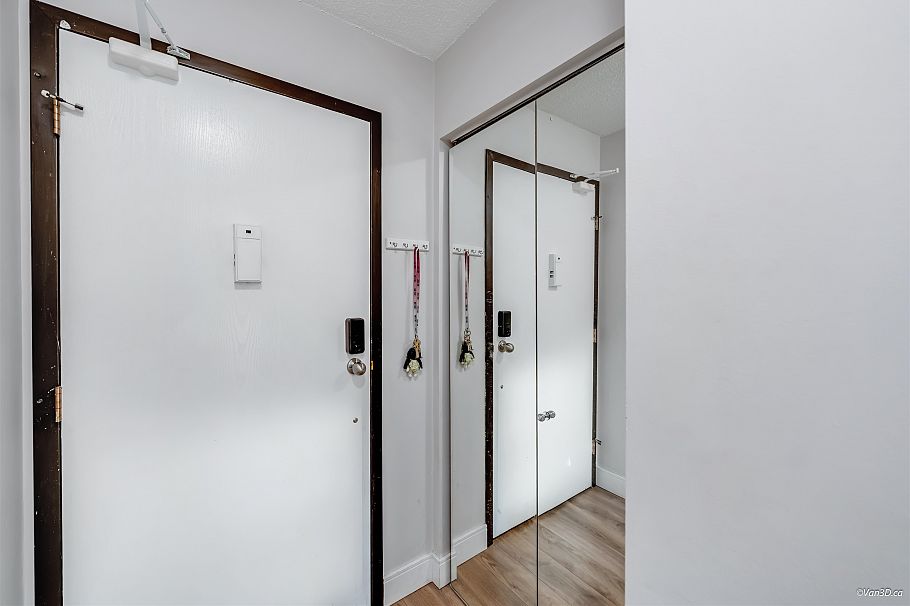 320 3080 Lonsdale Avenue North Vancouver, BC - 27