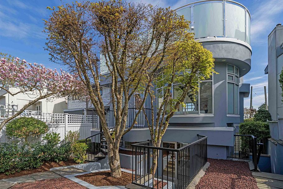 3043 Alma Street Vancouver, BC - 2