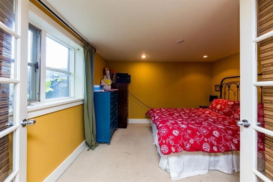 364 E 14th Street North Vancouver, BC - 25