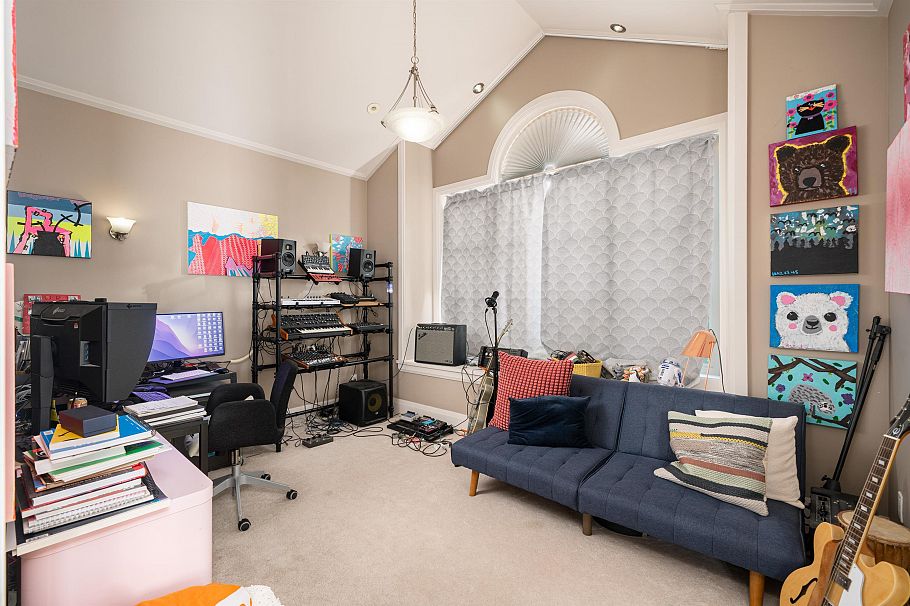 3511 W 15th Avenue Vancouver, BC - 21