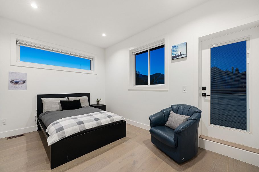 336 E Keith Road North Vancouver, BC - 24