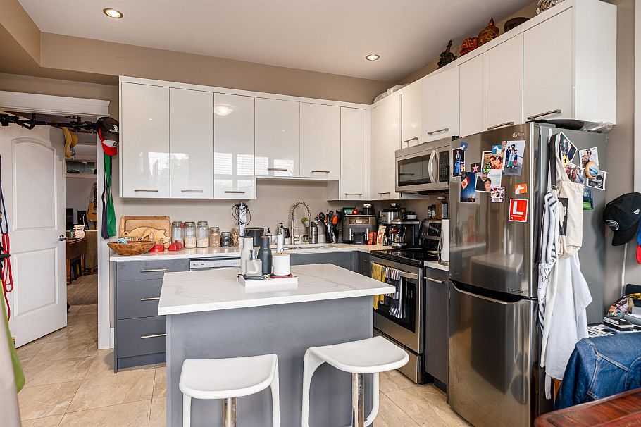 3511 W 15th Avenue Vancouver, BC - 22
