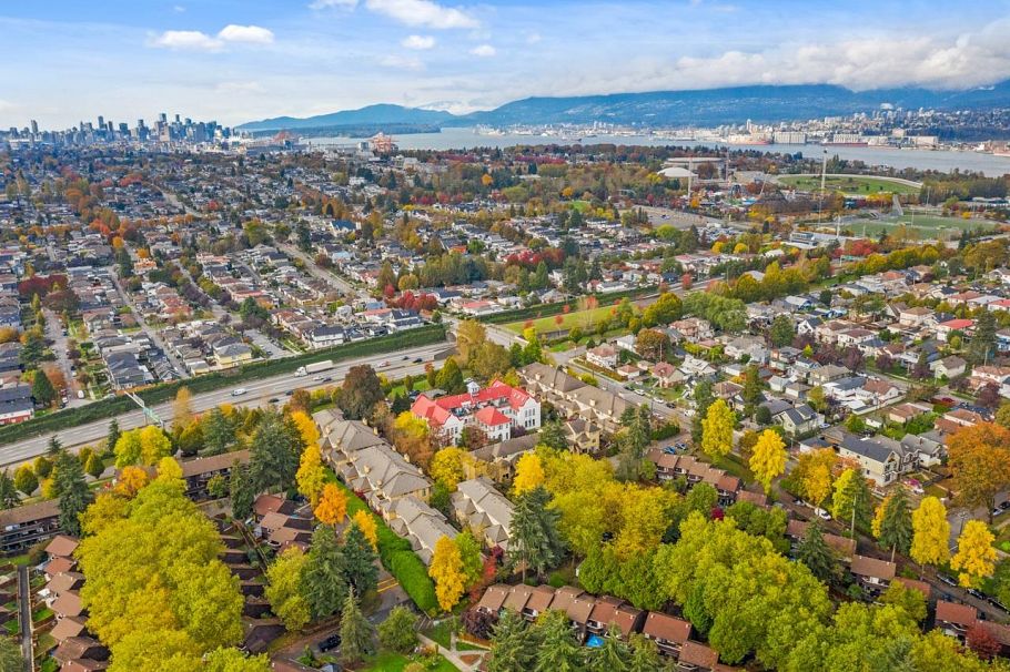 20 3428 Adanac Street Vancouver, BC - 38