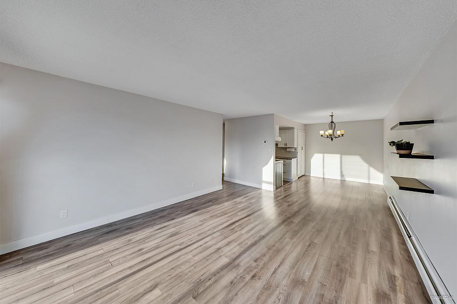 320 3080 Lonsdale Avenue North Vancouver, BC - 14