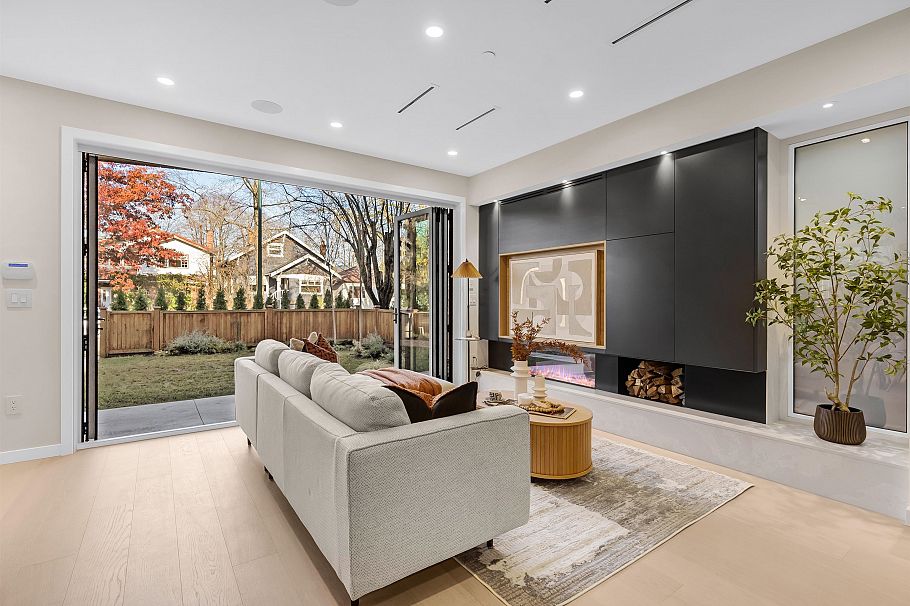 1 2764 W 14th Avenue Vancouver, BC - 5