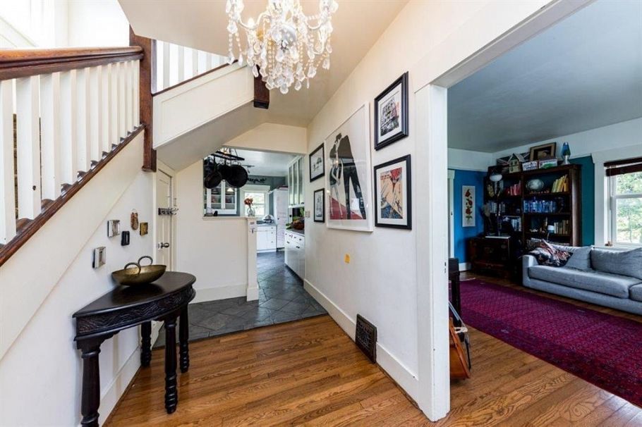 364 E 14th Street North Vancouver, BC - 20