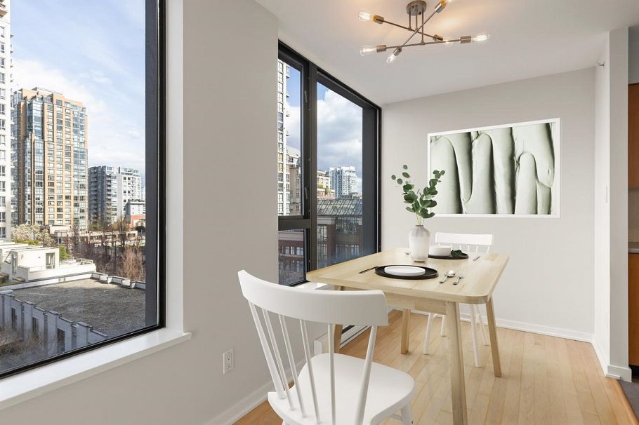 701 1295 Richards Street Vancouver, BC - 9