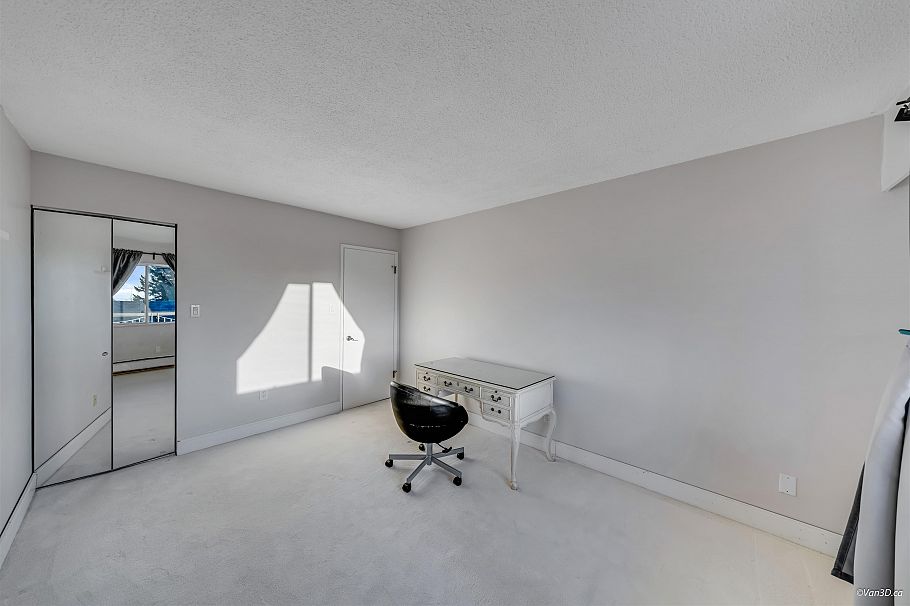 320 3080 Lonsdale Avenue North Vancouver, BC - 17