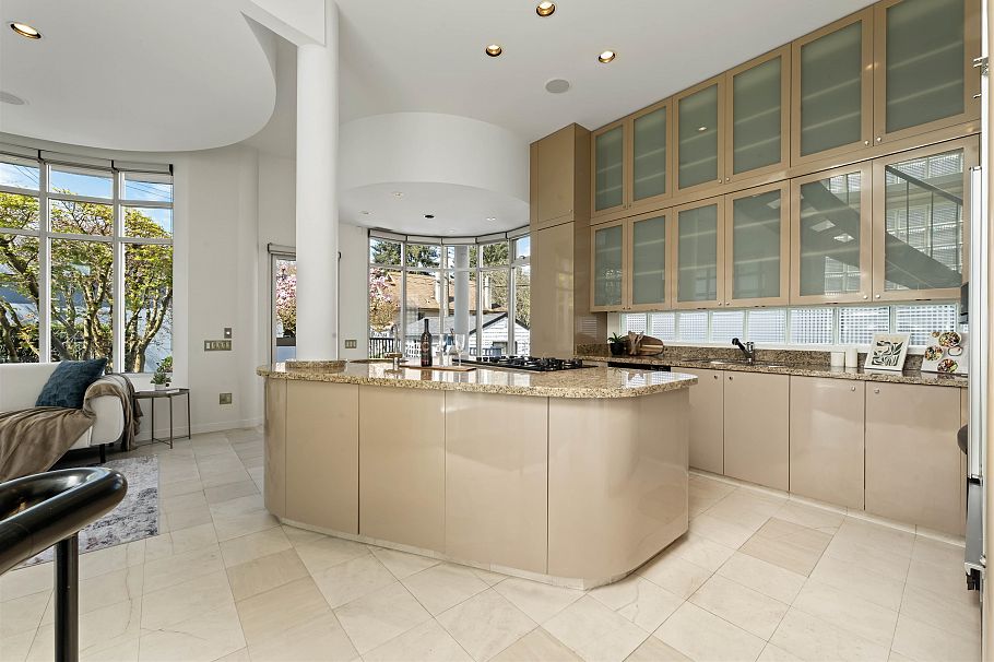 3043 Alma Street Vancouver, BC - 9