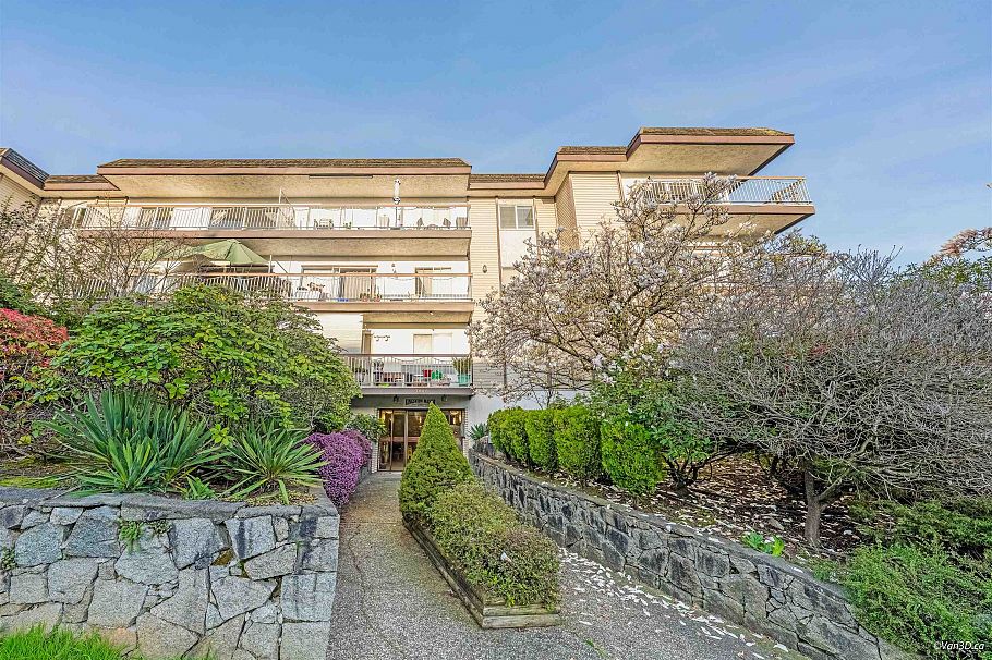320 3080 Lonsdale Avenue North Vancouver, BC - 32