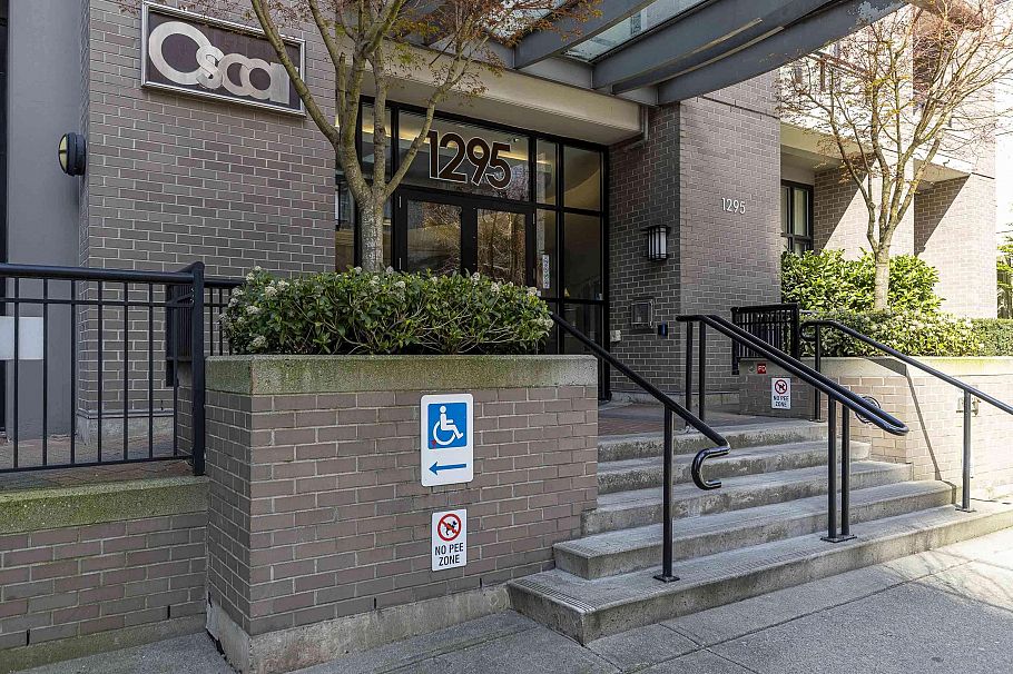 701 1295 Richards Street Vancouver, BC - 23
