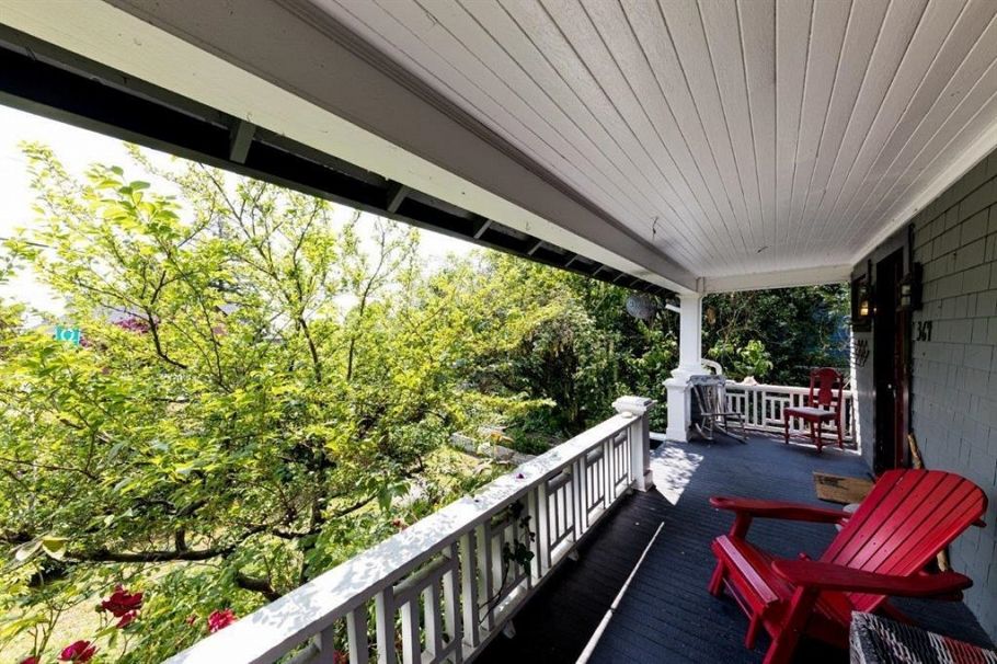 364 E 14th Street North Vancouver, BC - 33