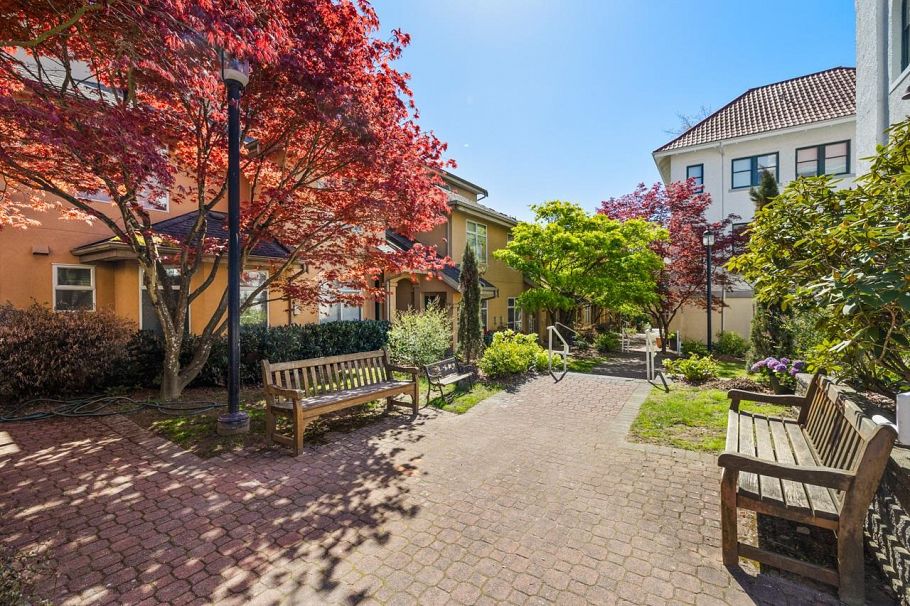 20 3428 Adanac Street Vancouver, BC - 32