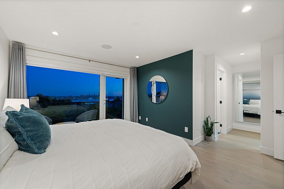 336 E Keith Road North Vancouver, BC - 17