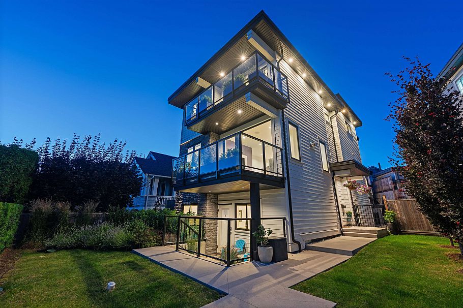 336 E Keith Road North Vancouver, BC - 37