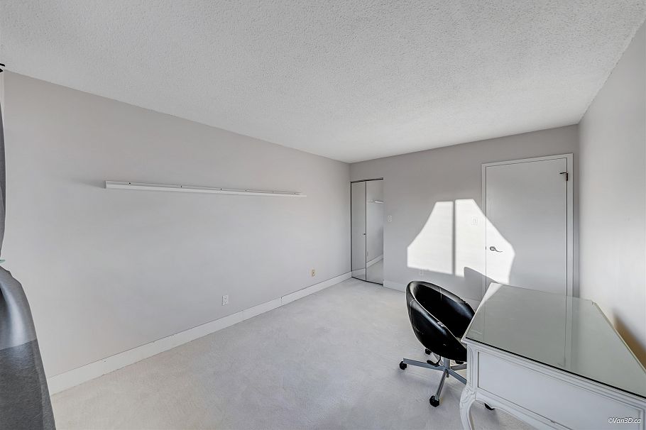 320 3080 Lonsdale Avenue North Vancouver, BC - 16
