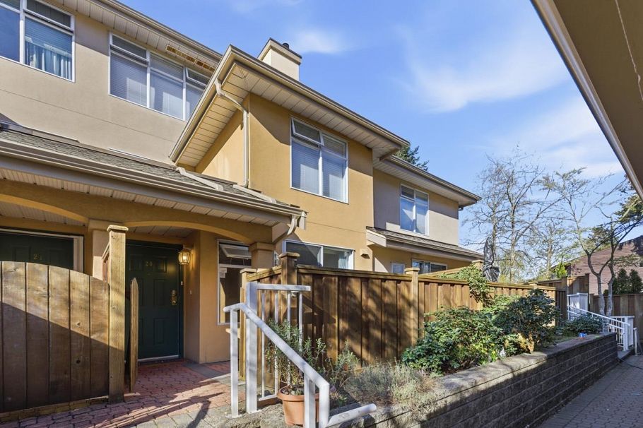 20 3428 Adanac Street Vancouver, BC - 4