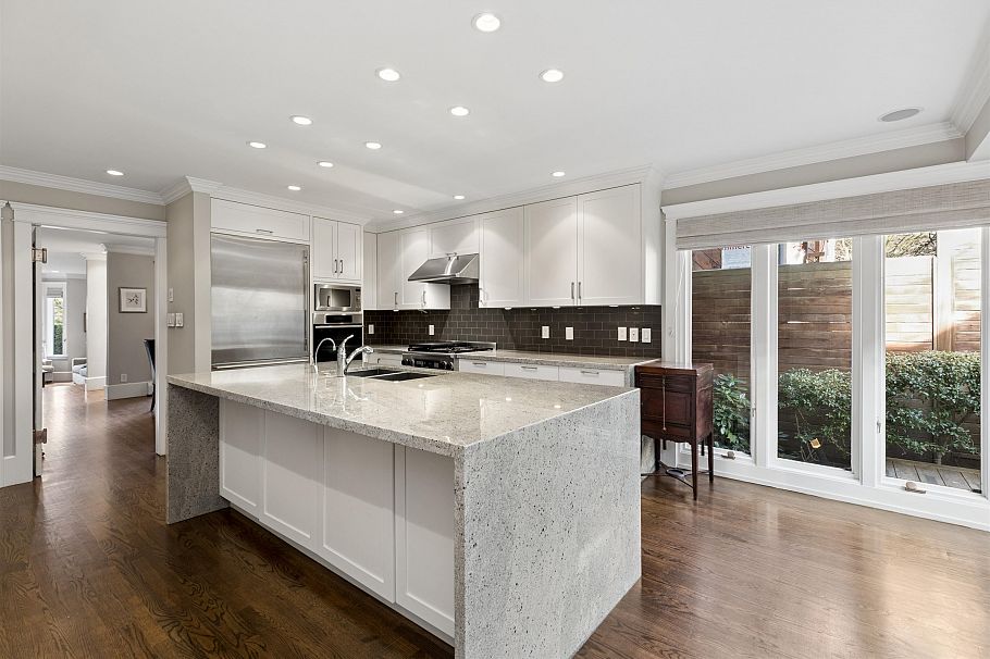 2518 Point Grey Road Vancouver, BC - 8