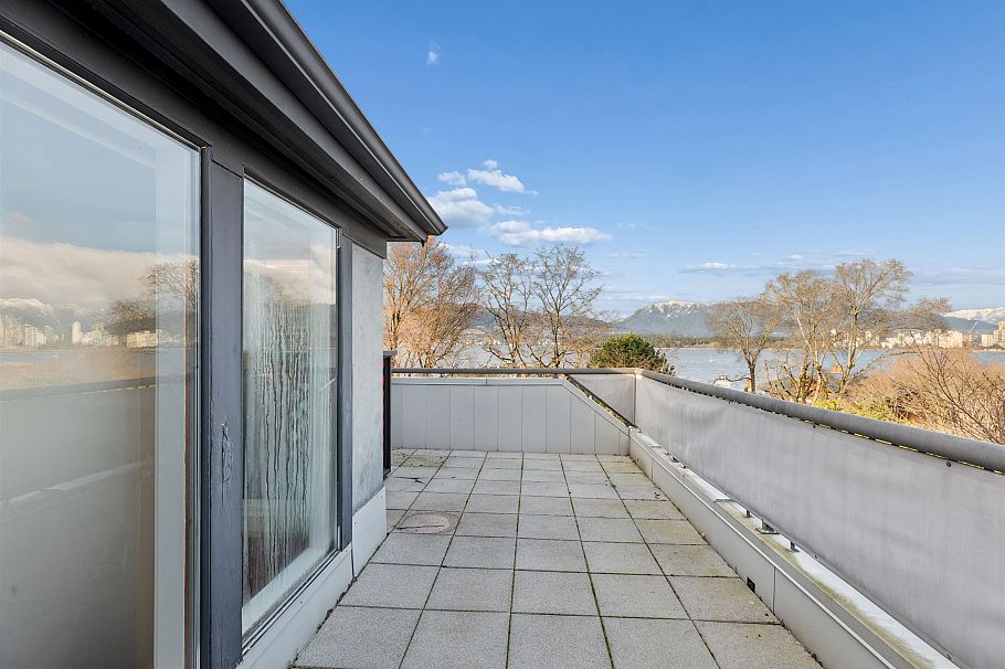 2518 Point Grey Road Vancouver, BC - 29