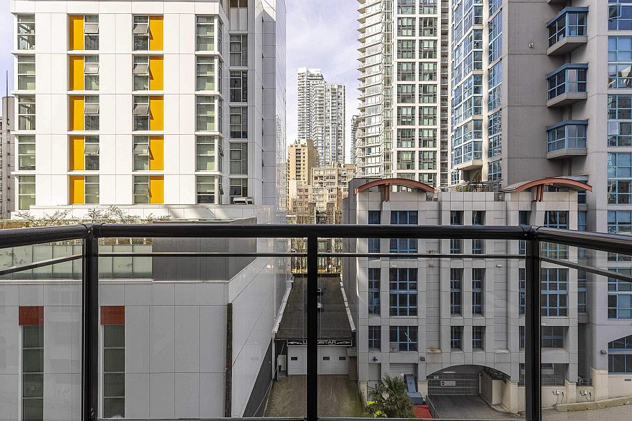 701 1295 Richards Street Vancouver, BC - 16