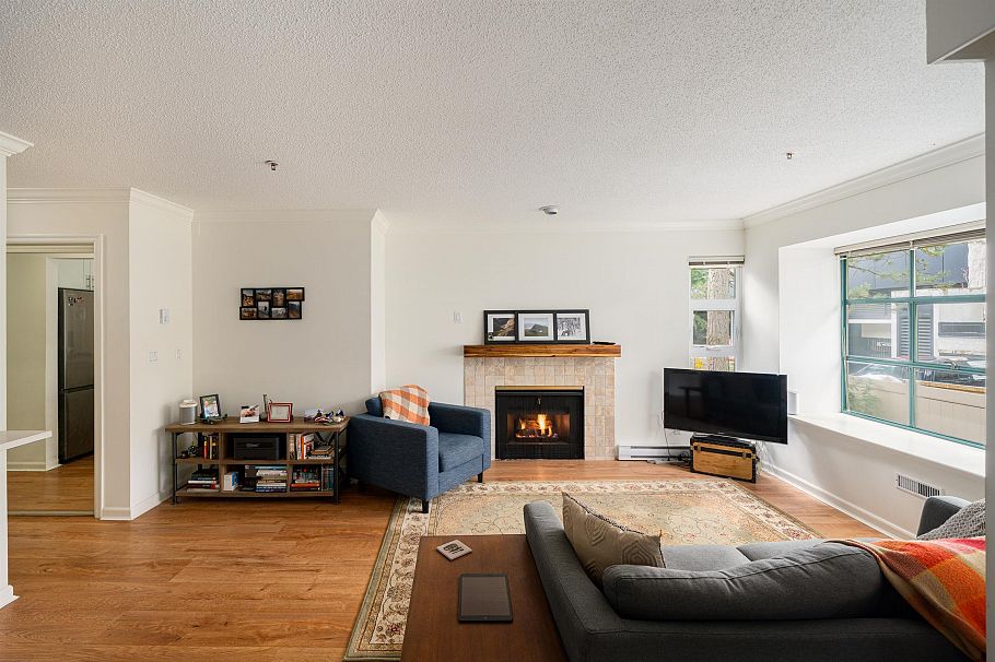 205 3788 W 8th Avenue Vancouver, BC - 4