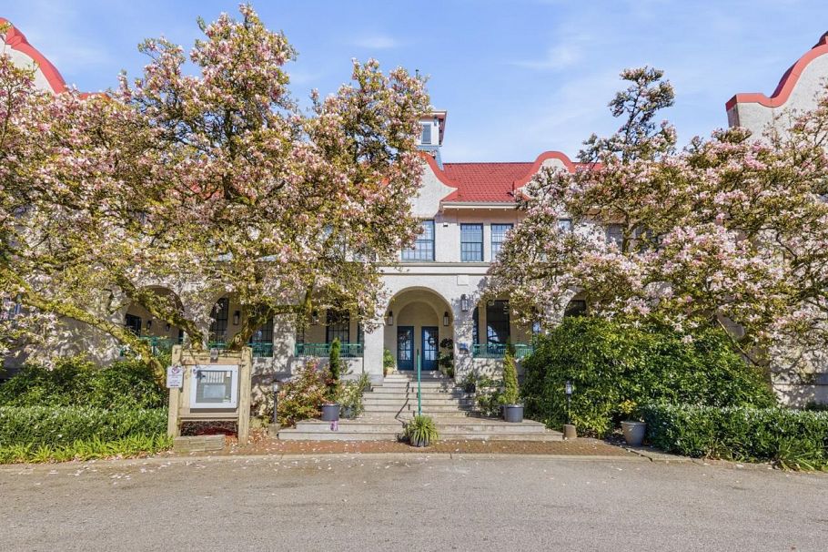 20 3428 Adanac Street Vancouver, BC - 35