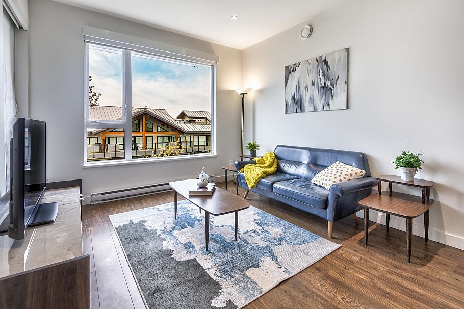 402 1061 Marine Drive North Vancouver, BC - 10