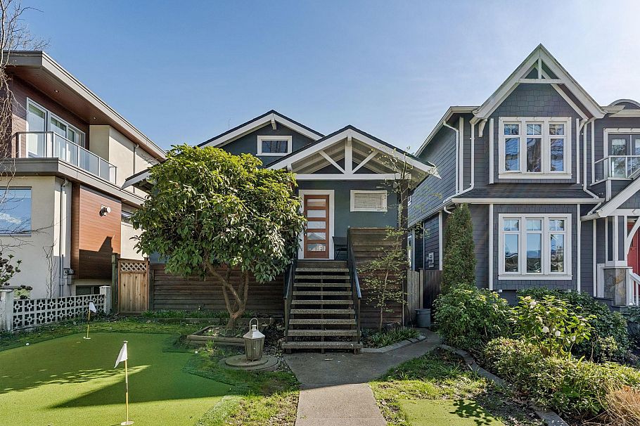 2486 Eton Street Vancouver, BC - 1