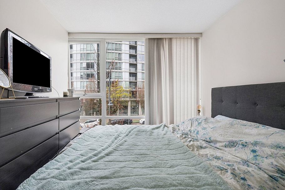 205 1438 Richards Street Vancouver, BC - 15