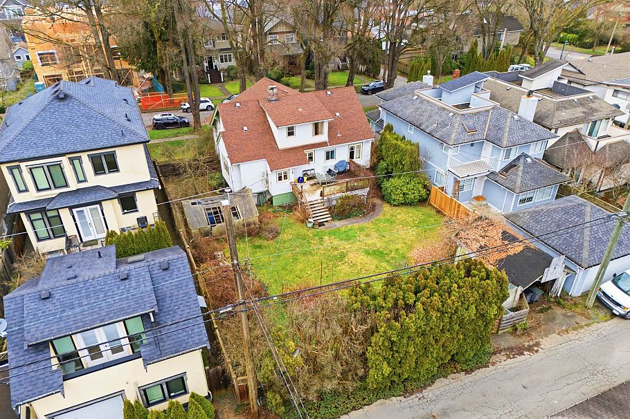 3348 W 21st Avenue Vancouver, BC - 14