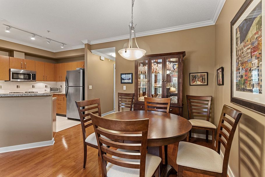 6238 Logan Lane Vancouver, BC - 6