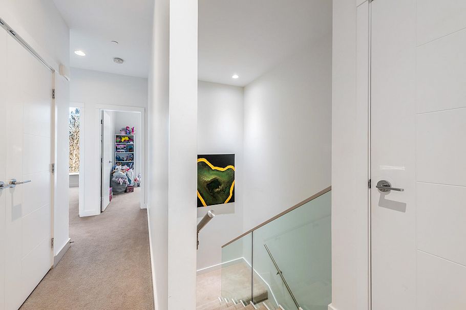 2765 Mountain Highway North Vancouver, BC - 15