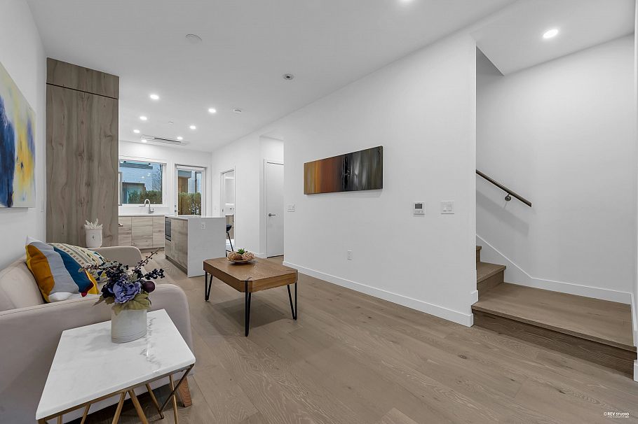 659 W 30th Avenue Vancouver, BC - 6