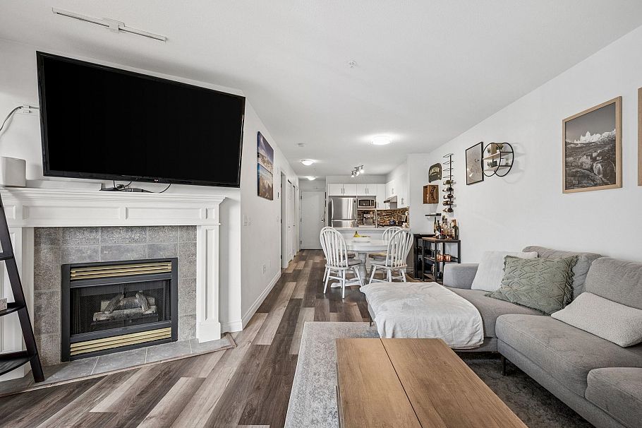 308 688 E 16th Avenue Vancouver, BC - 4