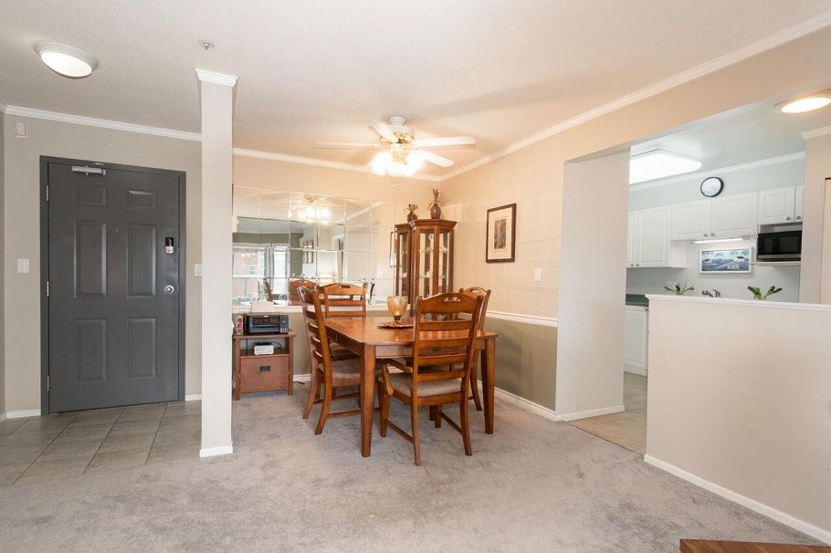 P03 223 Mountain Highway North Vancouver, BC - 10