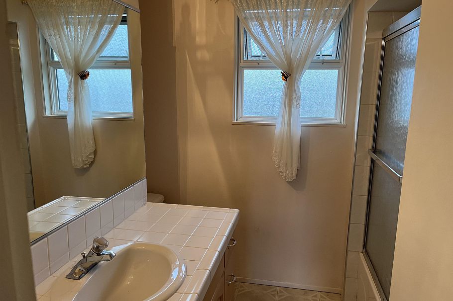 1419 E 30th Avenue Vancouver, BC - 11