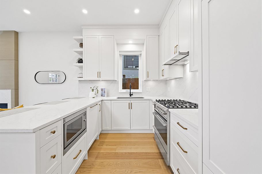 1 312 E 40th Avenue Vancouver, BC - 9