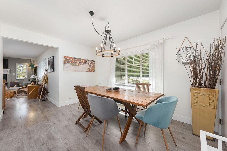 300 E 25th Street North Vancouver, BC - 34