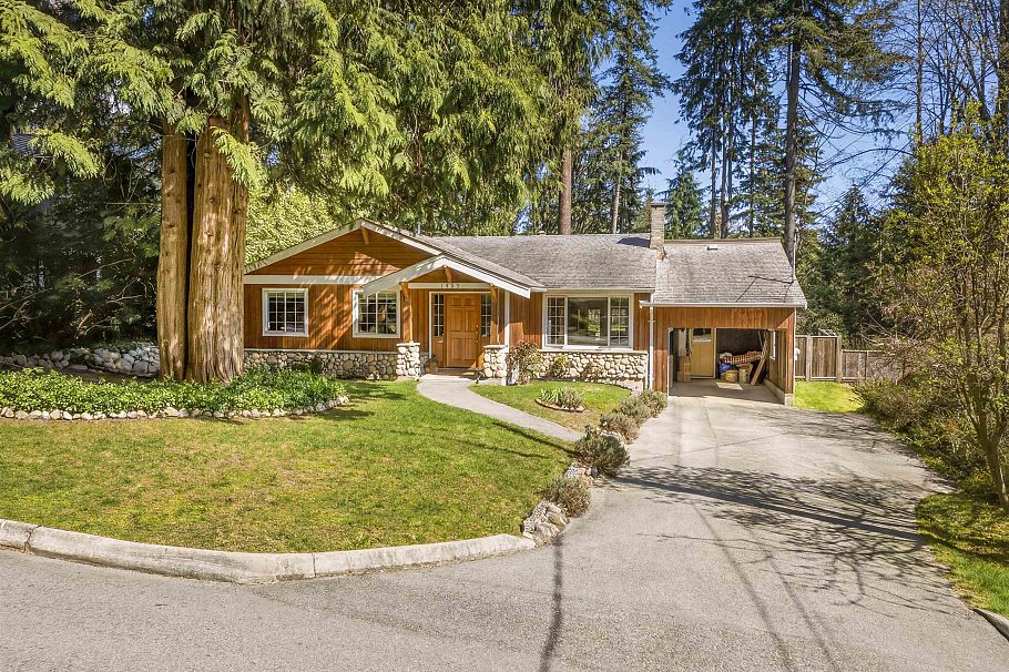 1874 Appin Road North Vancouver, BC - 40