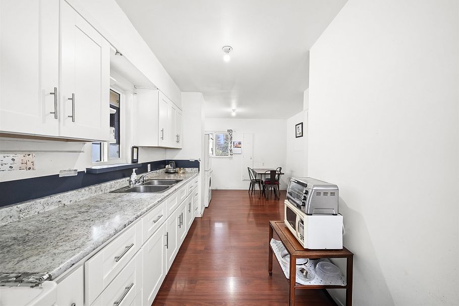 6392 Lanark Street Vancouver, BC - 11