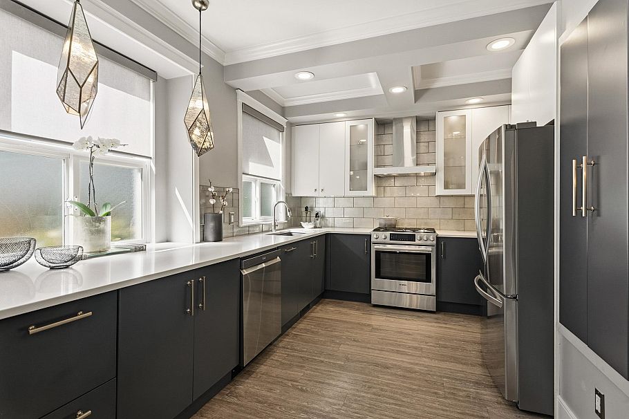 2855 W 16th Avenue Vancouver, BC - 6