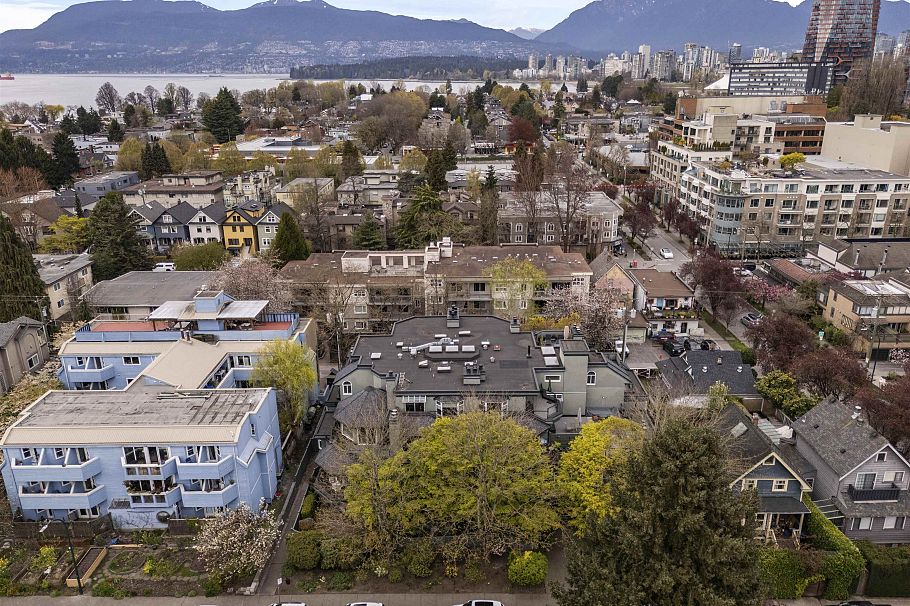 103 1925 W 2nd Avenue Vancouver, BC - 32