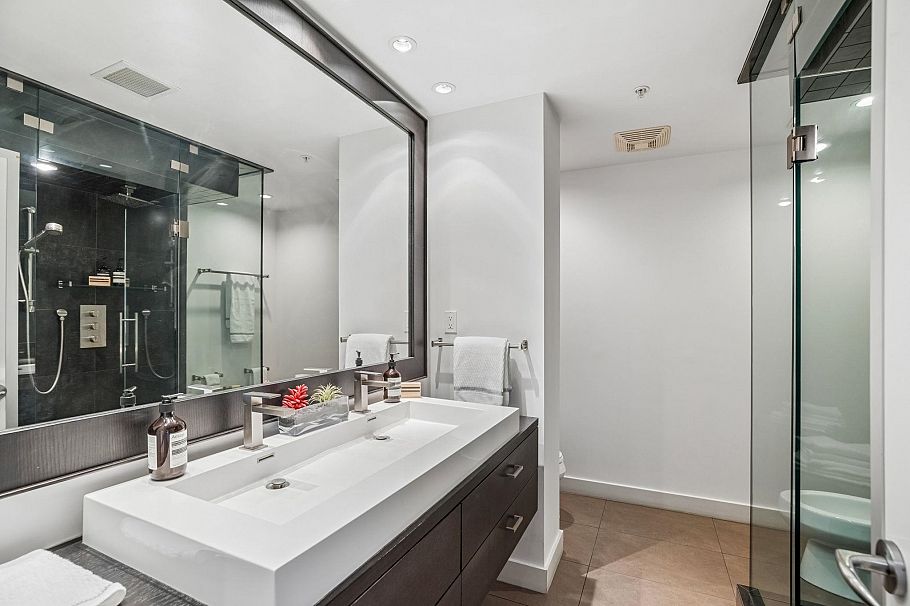 3701 1438 Richards Street Vancouver, BC - 24