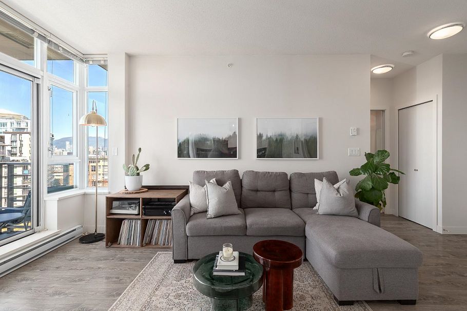 906 2788 Prince Edward Street Vancouver, BC - 1