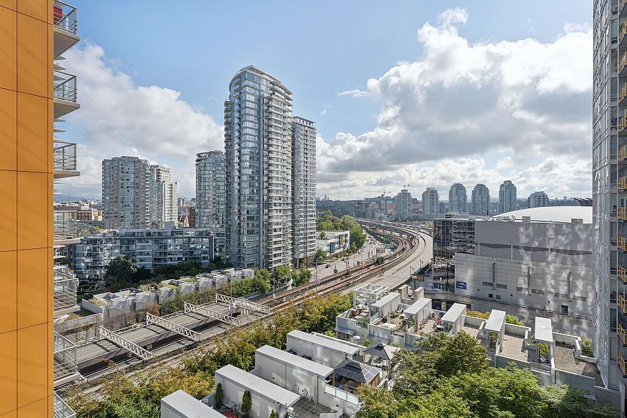 1001 602 Citadel Parade Vancouver, BC - 1