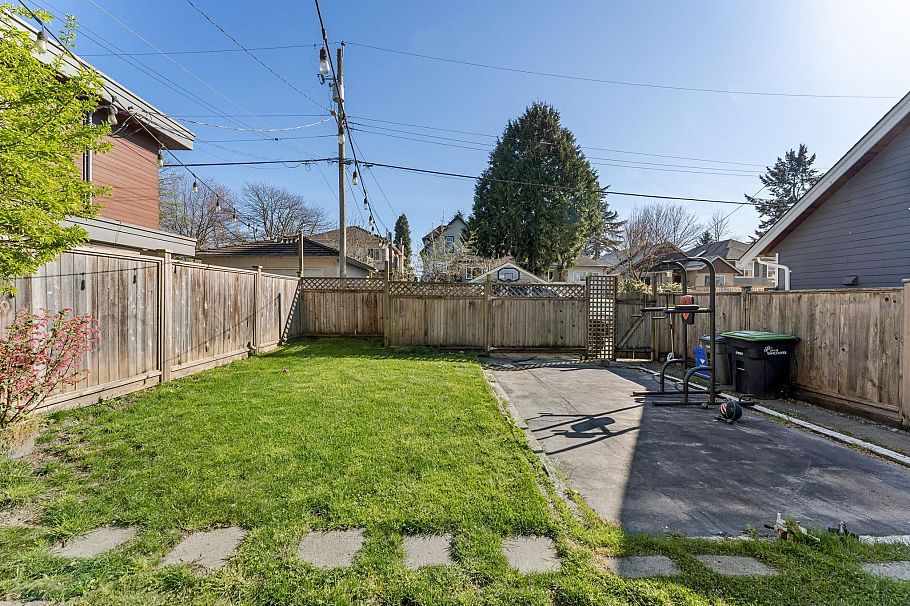 2486 Eton Street Vancouver, BC - 24