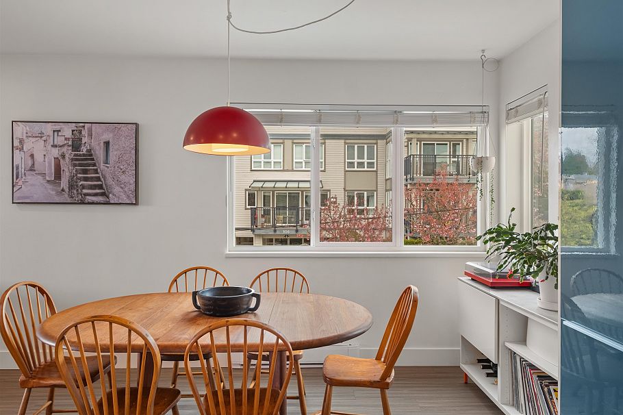 104 105 W Kings Road North Vancouver, BC - 11