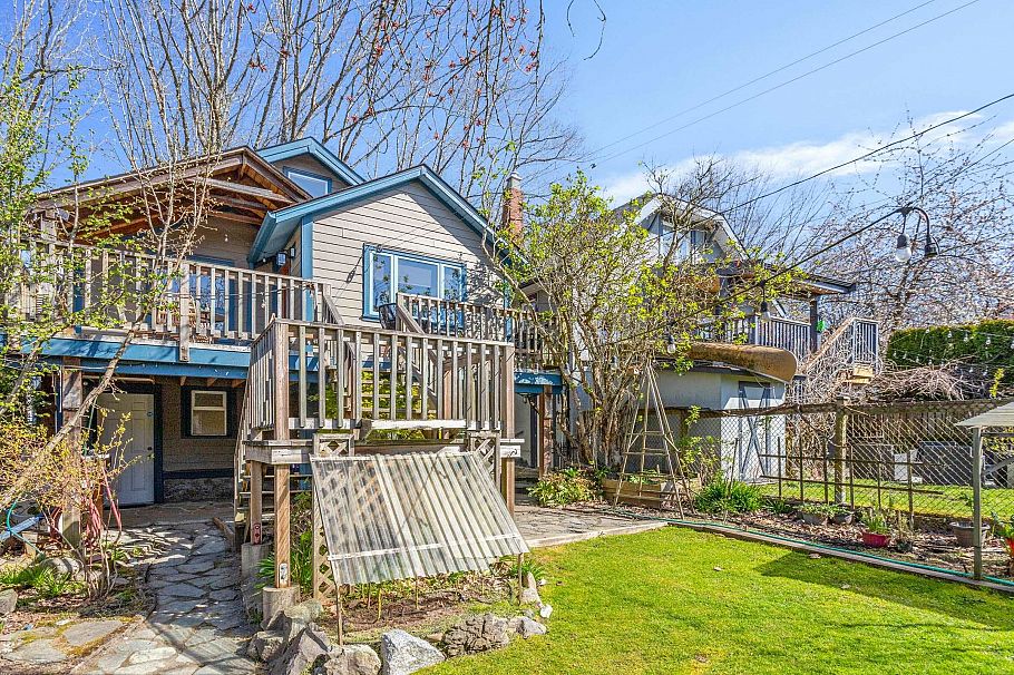 2282 E 7th Avenue Vancouver, BC - 24