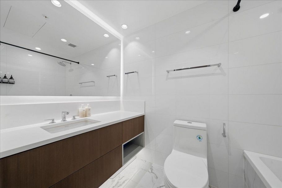 608 1675 Lions Gate Lane North Vancouver, BC - 13